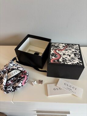 Authentic Gucci Sliver Butterfly Earrings Studs with Branded Box